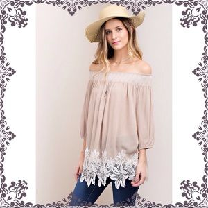 Off the Shoulder Women’s Mocha Top Lace Trim, Size L NWT